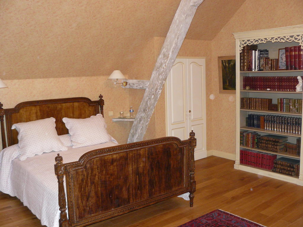 Bed and Breakfast Manoir Du Bois Noblet Louerre Zimmer foto