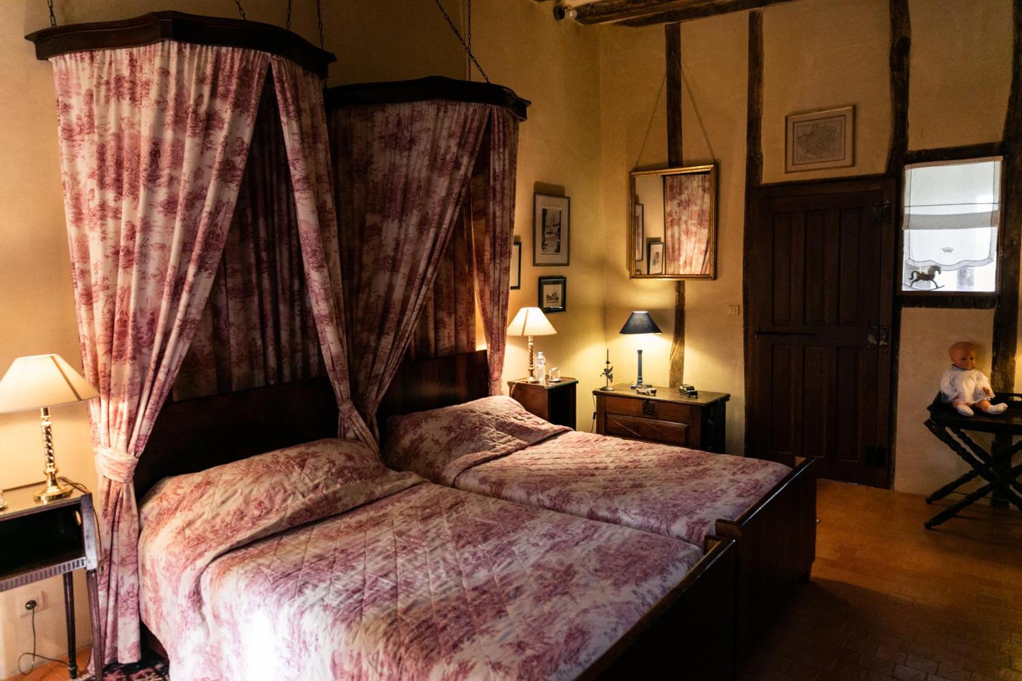 Bed and Breakfast Manoir Du Bois Noblet Louerre Exterior foto